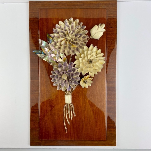 Vintage shell art picture, flowers, floral purple white, mother of pearl, Spain - Picture 1 of 13